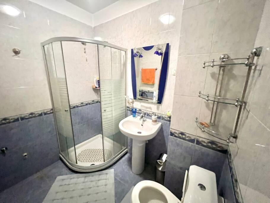 Central Tirana Flat Near Bazaar Buitenkant foto